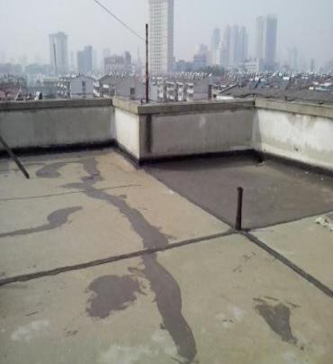 辽阳漏水维修 楼顶漏水是什么原因，楼顶漏水维修方法是什么?